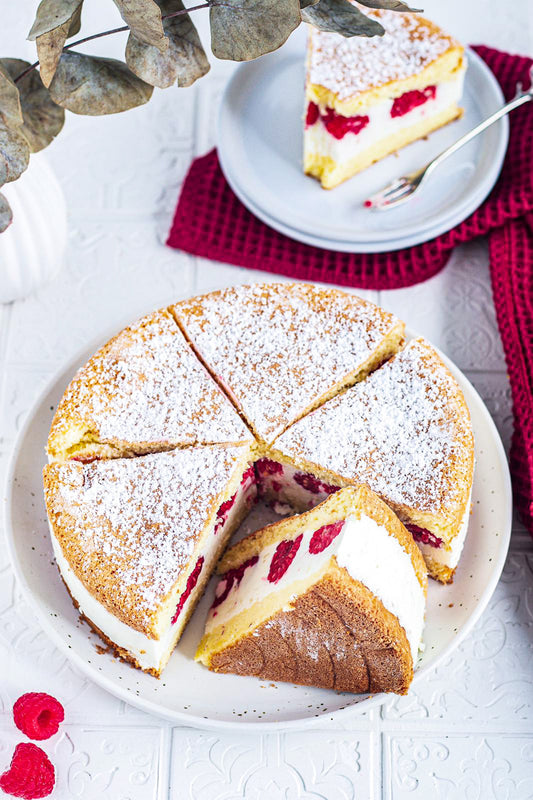 Zuckerfreie Himbeer-Biskuit Torte